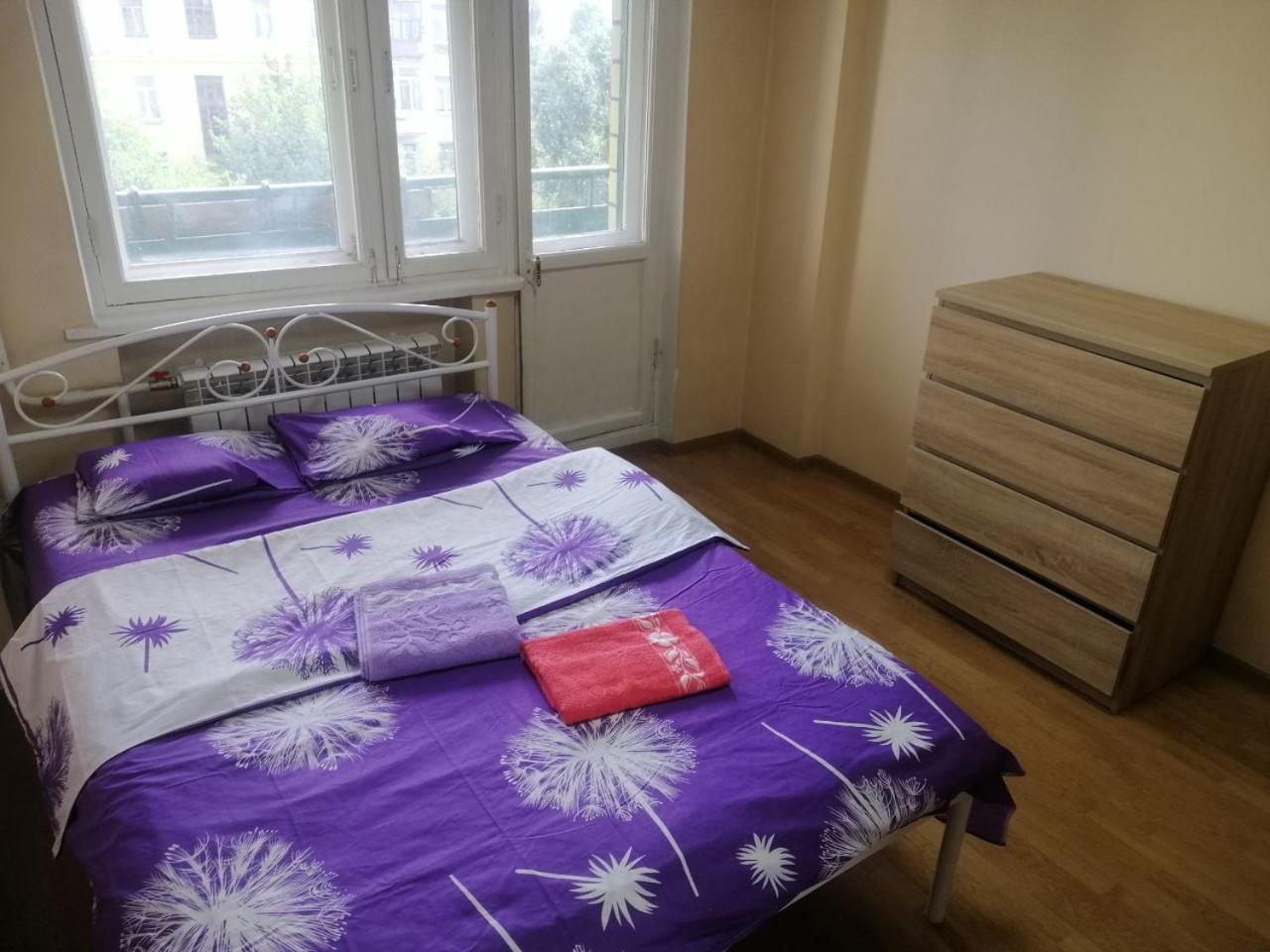 по улице большая васильковская, 129 Apartment