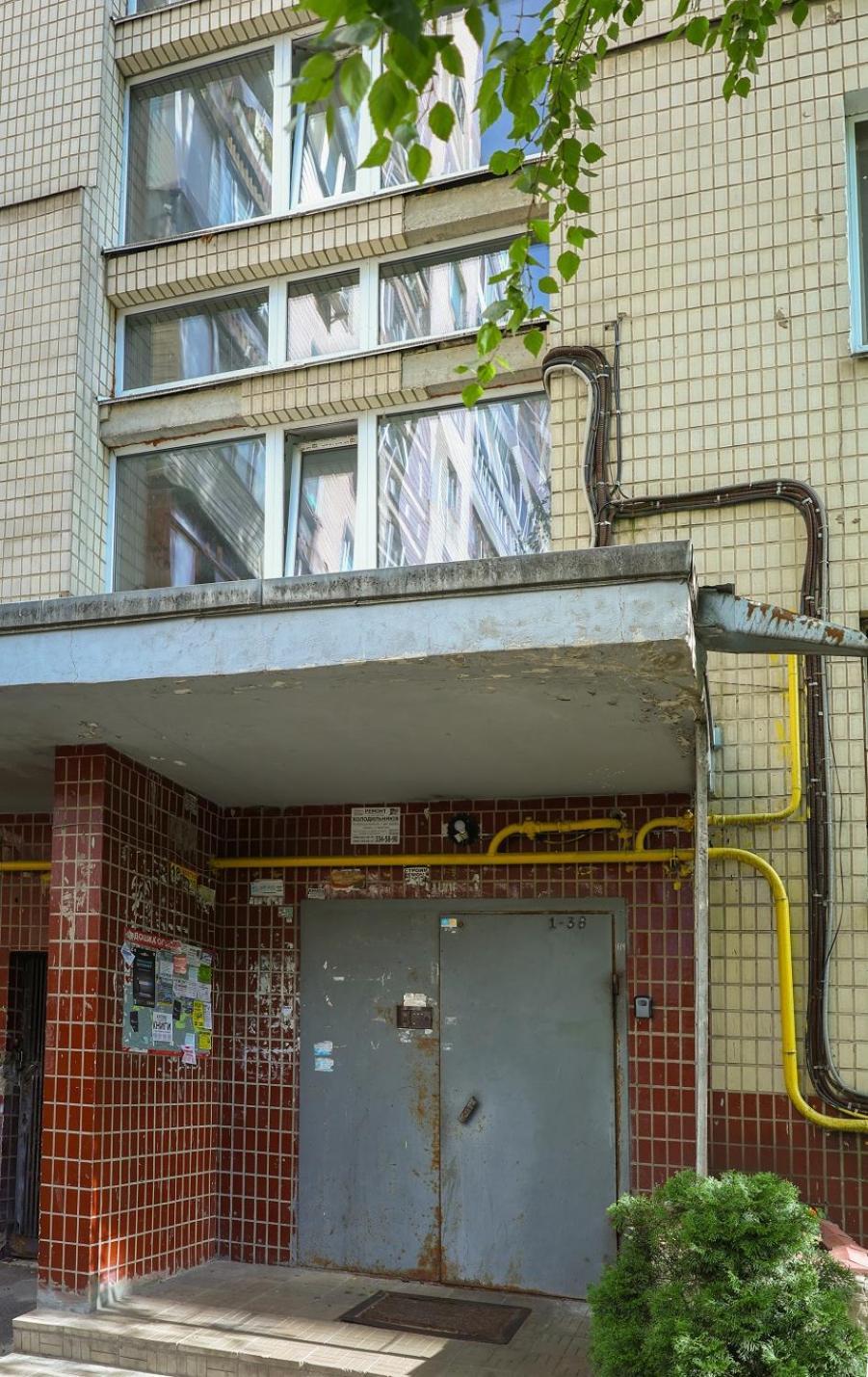 по улице большая васильковская, 129 *