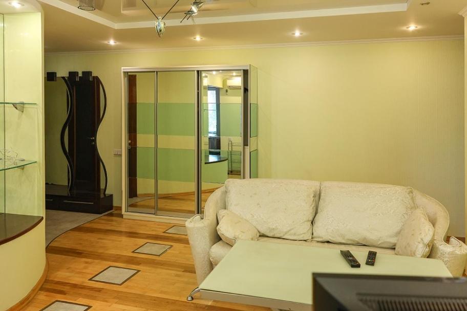 Apartment по улице большая васильковская, 129 Kyiv