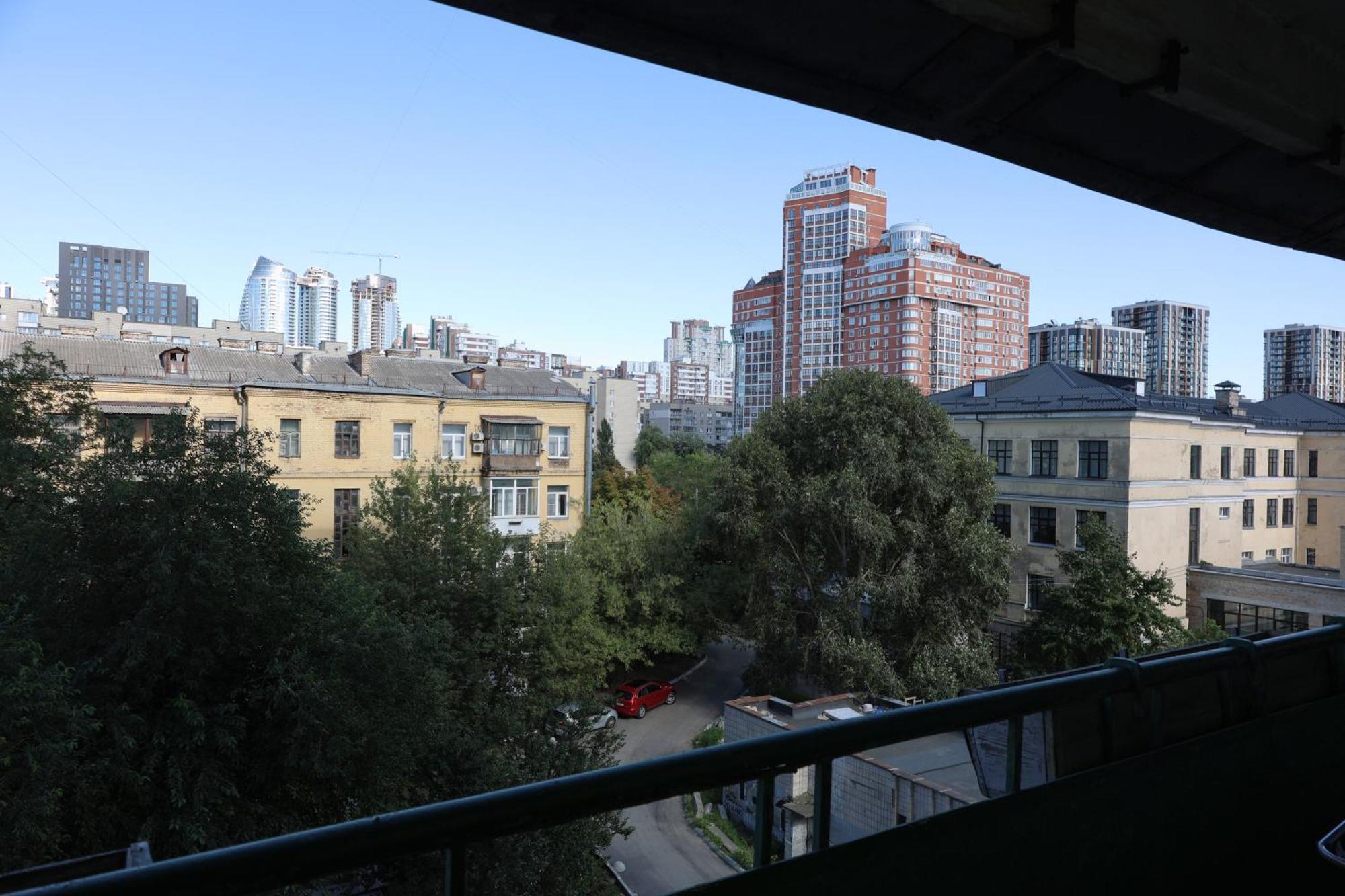 по улице большая васильковская, 129 * Kyiv
