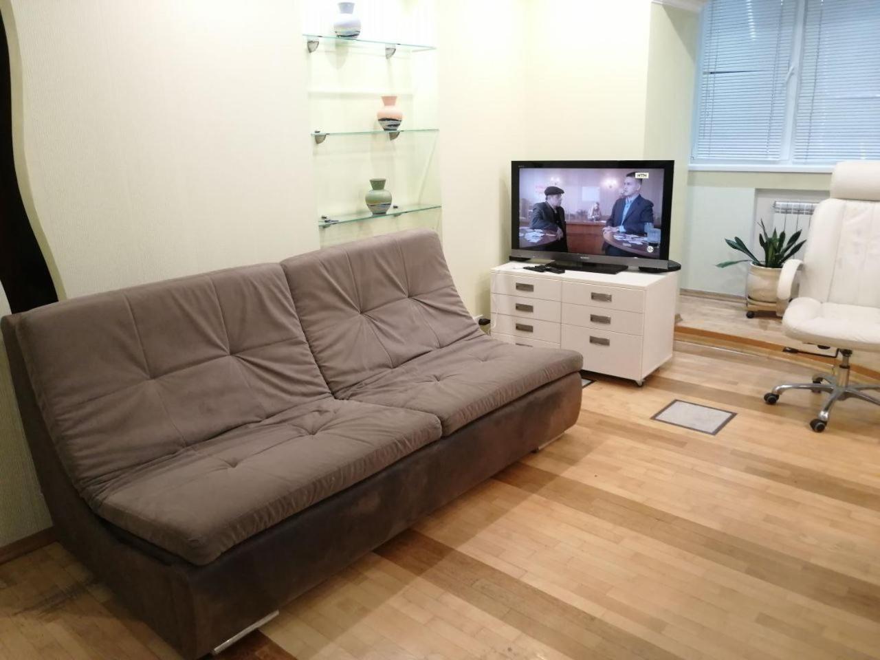 по улице большая васильковская, 129 Apartment *