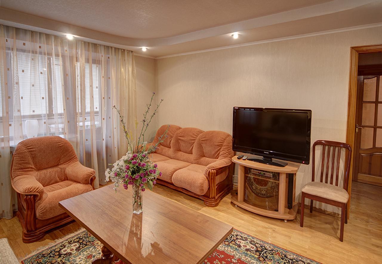 по улице большая васильковская, 129 Apartment
