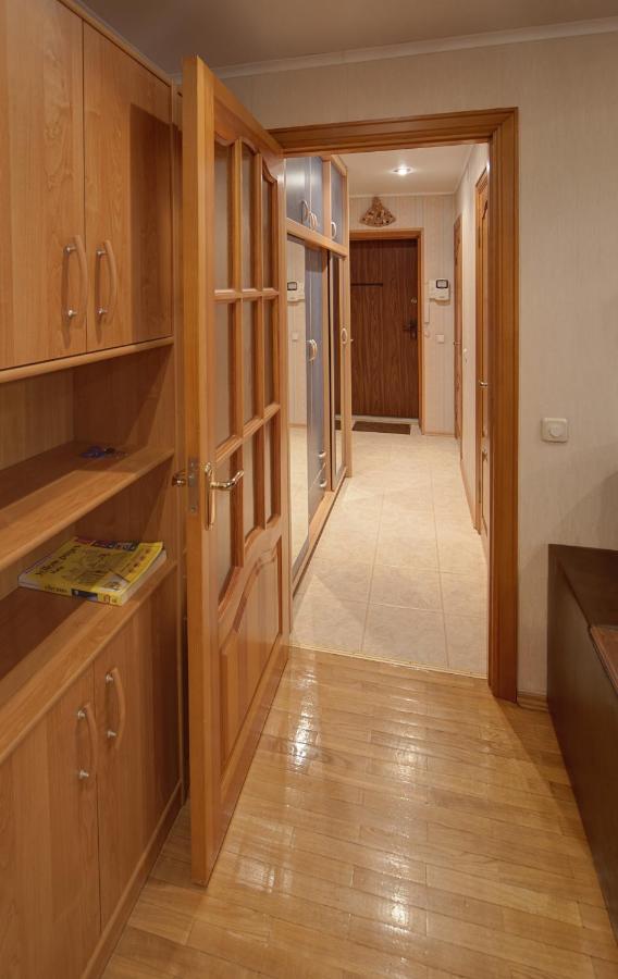 по улице большая васильковская, 129 Apartment