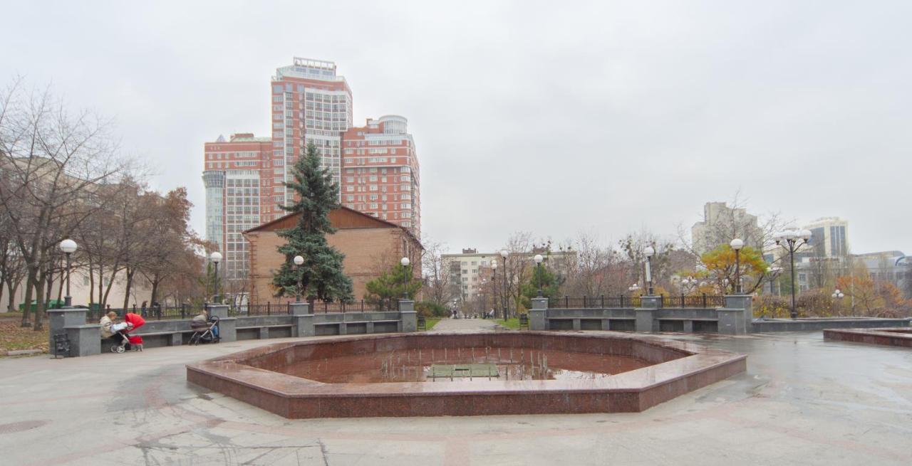 по улице большая васильковская, 129 Apartment